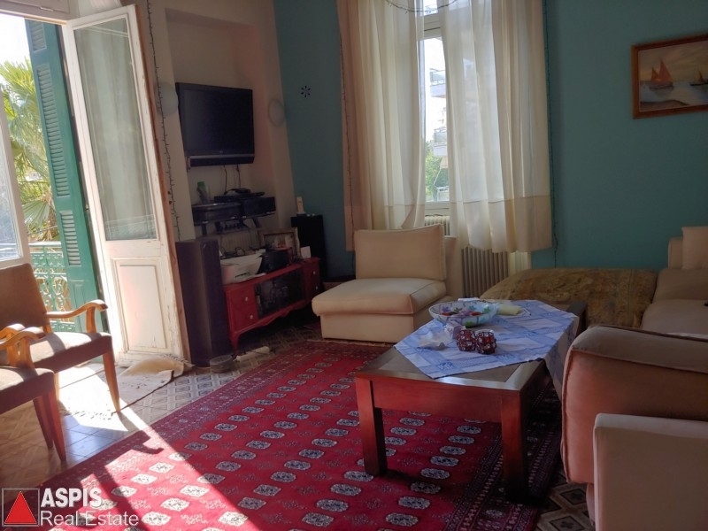 (For Sale) Residential Floor Apartment || Piraias/Piraeus - 167 Sq.m, 3 Bedrooms, 350.000€