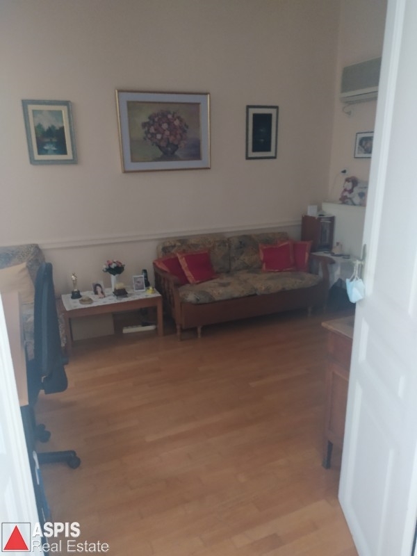 (For Sale) Residential Detached house || Piraias/Piraeus - 200 Sq.m, 4 Bedrooms, 300.000€ Photo 
