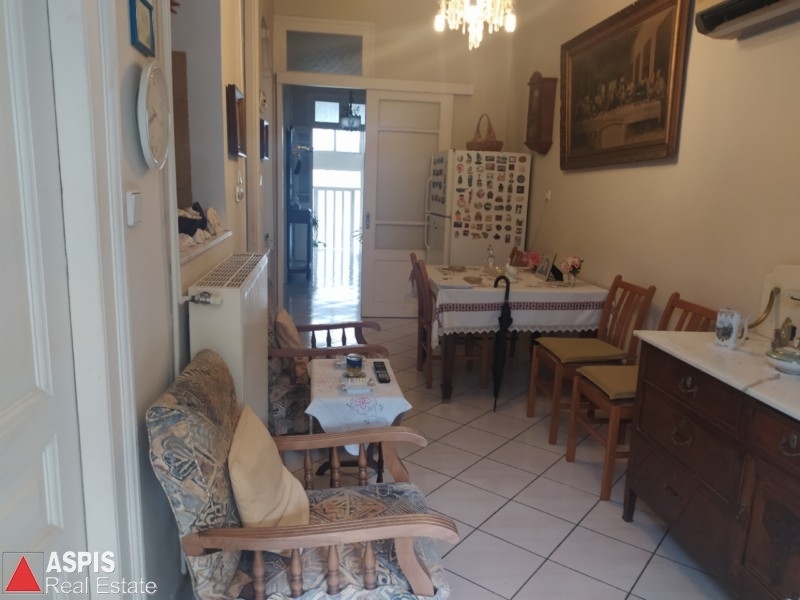 (For Sale) Residential Detached house || Piraias/Piraeus - 200 Sq.m, 4 Bedrooms, 300.000€ Photo 