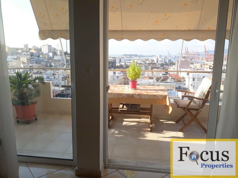 (For Sale) Residential Floor Apartment || Piraias/Keratsini - 70 Sq.m, 2 Bedrooms, 165.000€ Photo 