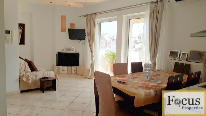 (For Sale) Residential Floor Apartment || Piraias/Keratsini - 70 Sq.m, 2 Bedrooms, 165.000€ Photo 