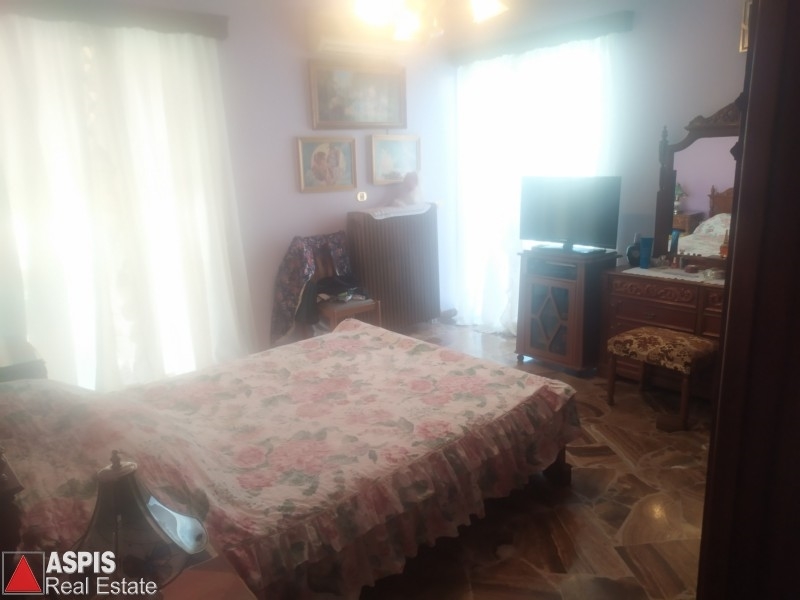 (For Sale) Residential Floor Apartment || Piraias/Keratsini - 132 Sq.m, 3 Bedrooms, 176.000€ Photo 