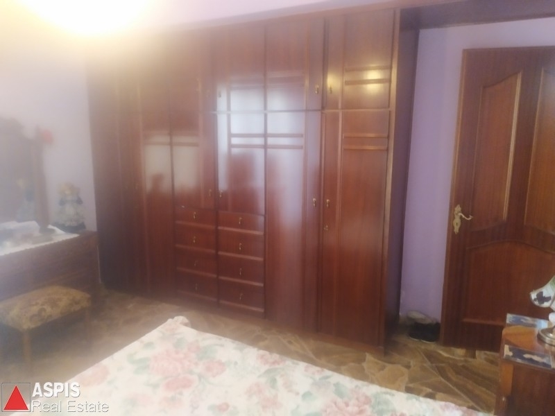 (For Sale) Residential Floor Apartment || Piraias/Keratsini - 132 Sq.m, 3 Bedrooms, 176.000€ Photo 
