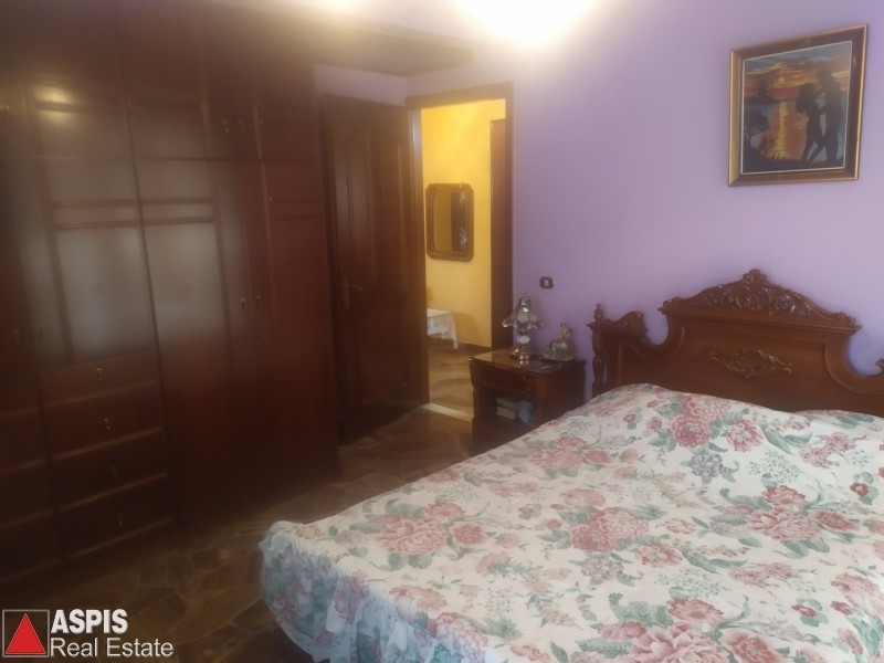 (For Sale) Residential Floor Apartment || Piraias/Keratsini - 132 Sq.m, 3 Bedrooms, 176.000€ Photo 