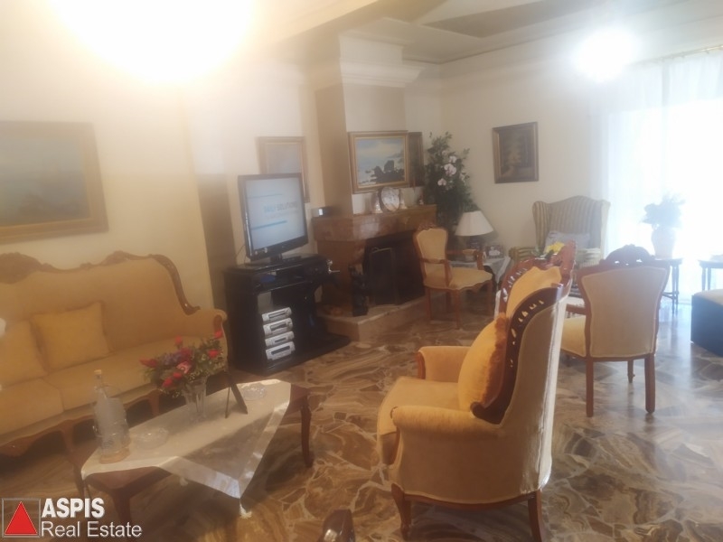 (For Sale) Residential Floor Apartment || Piraias/Keratsini - 132 Sq.m, 3 Bedrooms, 176.000€