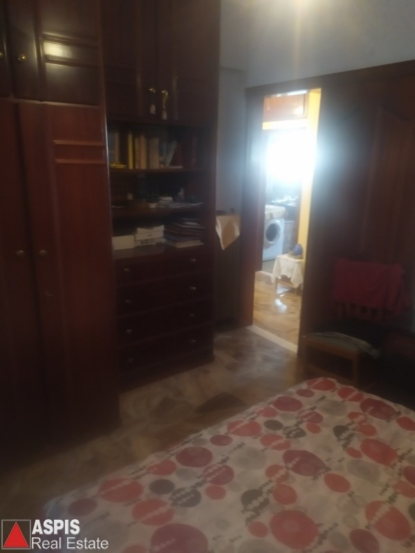 (For Sale) Residential Floor Apartment || Piraias/Keratsini - 132 Sq.m, 3 Bedrooms, 176.000€ Photo 