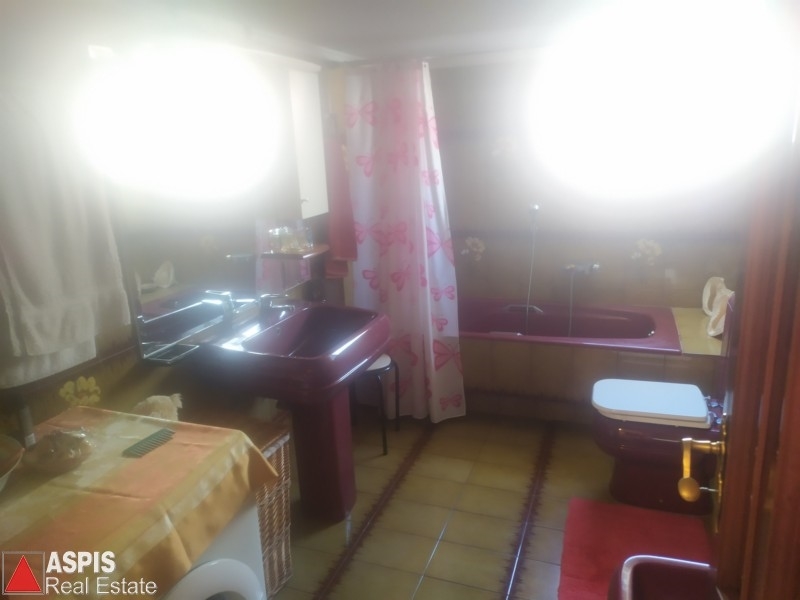 (For Sale) Residential Floor Apartment || Piraias/Keratsini - 132 Sq.m, 3 Bedrooms, 176.000€ Photo 