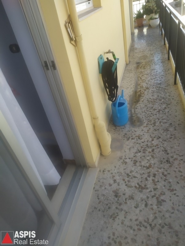(For Sale) Residential Floor Apartment || Piraias/Keratsini - 132 Sq.m, 3 Bedrooms, 176.000€ Photo 