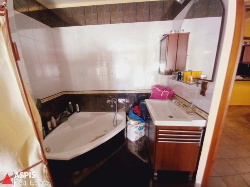 (For Sale) Residential Floor Apartment || Piraias/Piraeus - 74 Sq.m, 1 Bedrooms, 130.000€ Photo 