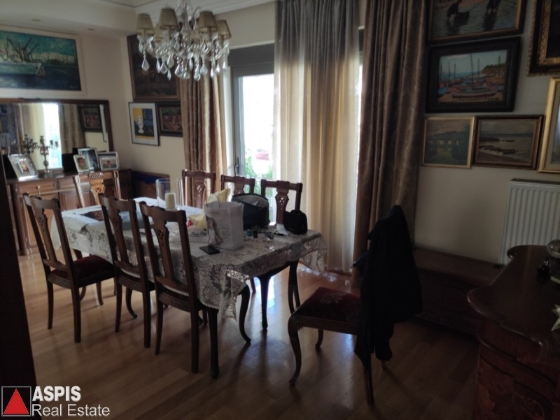 (For Sale) Residential Floor Apartment || Piraias/Piraeus - 165 Sq.m, 3 Bedrooms, 295.000€