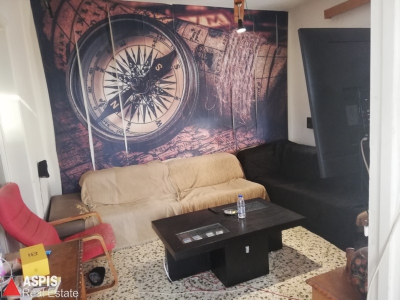 (For Sale) Residential Detached house || Piraias/Nikaia - 53 Sq.m, 2 Bedrooms, 70.000€