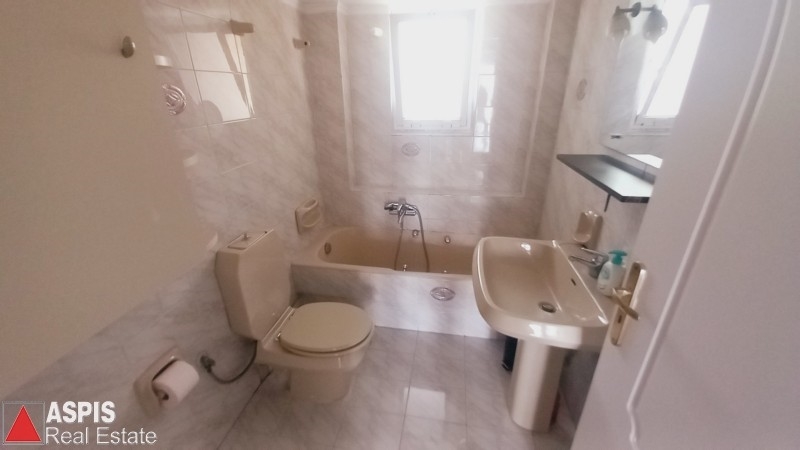 (For Sale) Residential Apartment || Piraias/Piraeus - 75 Sq.m, 2 Bedrooms, 185.000€ Photo 