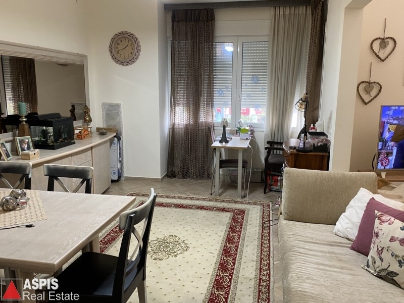 (For Sale) Residential Floor Apartment || Piraias/Piraeus - 136 Sq.m, 3 Bedrooms, 395.000€