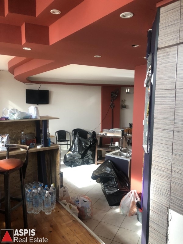 (For Sale) Commercial Retail Shop || Piraias/Piraeus - 72 Sq.m, 75.000€ Photo 