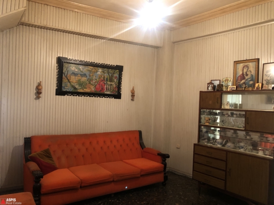 (For Sale) Residential Detached house || Piraias/Keratsini - 131 Sq.m, 2 Bedrooms, 130.000€
