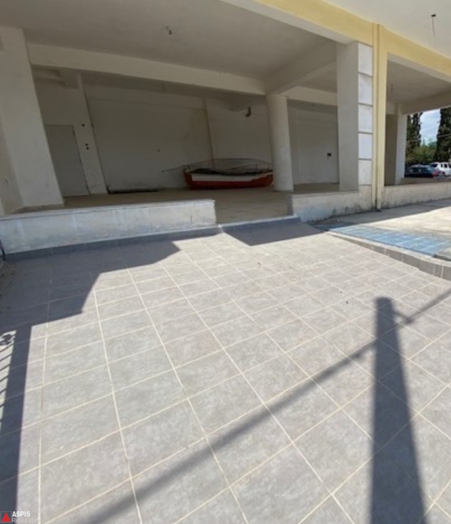 (Προς Πώληση) Επαγγελματικός Χώρος Κατάστημα || Πειραιάς/Άγιος Ι. Ρέντη - 230 τ.μ, 405.000€