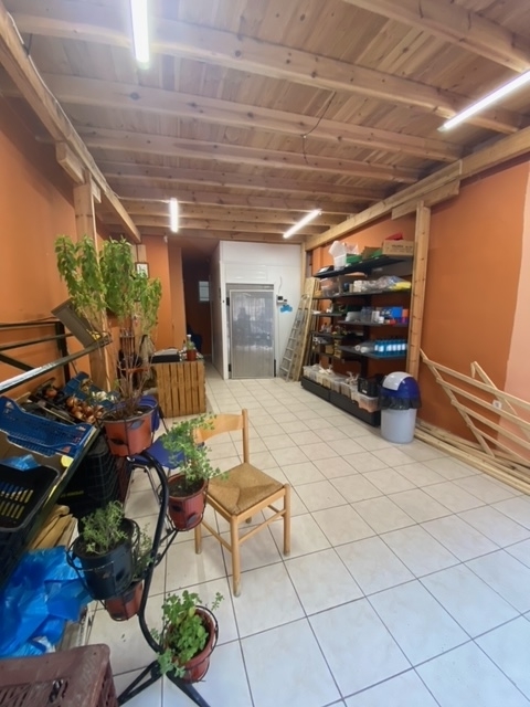 (For Sale) Commercial Retail Shop || Athens Center/Vyronas - 135 Sq.m, 70.000€ ||| ID :1342258-3