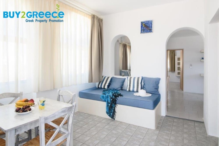 (For Sale) Residential Detached house || Cyclades/Santorini-Thira - 70 Sq.m, 2 Bedrooms, 950.000€ ||| ID :1502748-3