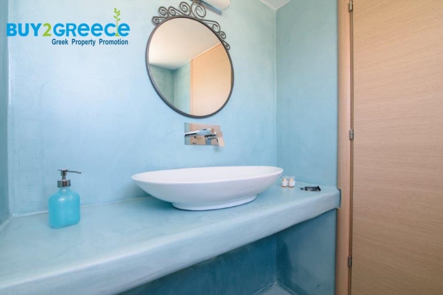 (For Sale) Residential Detached house || Cyclades/Santorini-Thira - 70 Sq.m, 2 Bedrooms, 950.000€ ||| ID :1502748-7