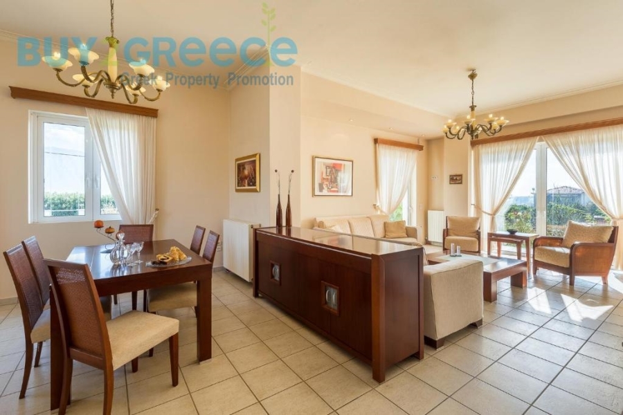 (For Sale) Residential Detached house || Messinia/Kalamata - 230 Sq.m, 5 Bedrooms, 700.000€ ||| ID :1533837-6