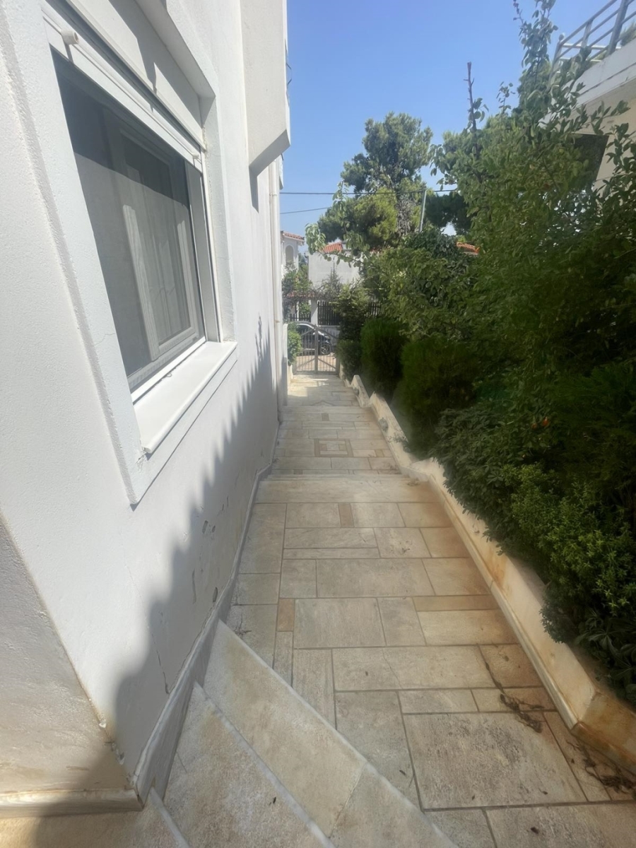 (For Sale) Residential Maisonette || East Attica/Agios Stefanos - 300 Sq.m, 5 Bedrooms, 390.000€ ||| ID :1611344-3