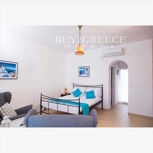 (For Sale) Residential Detached house || Cyclades/Santorini-Thira - 222 Sq.m, 5 Bedrooms, 580.000€ ||| ID :558840-11